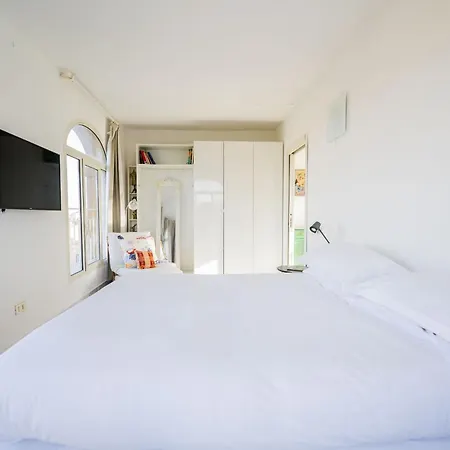 Apartment St John Basilica Lovely Tower